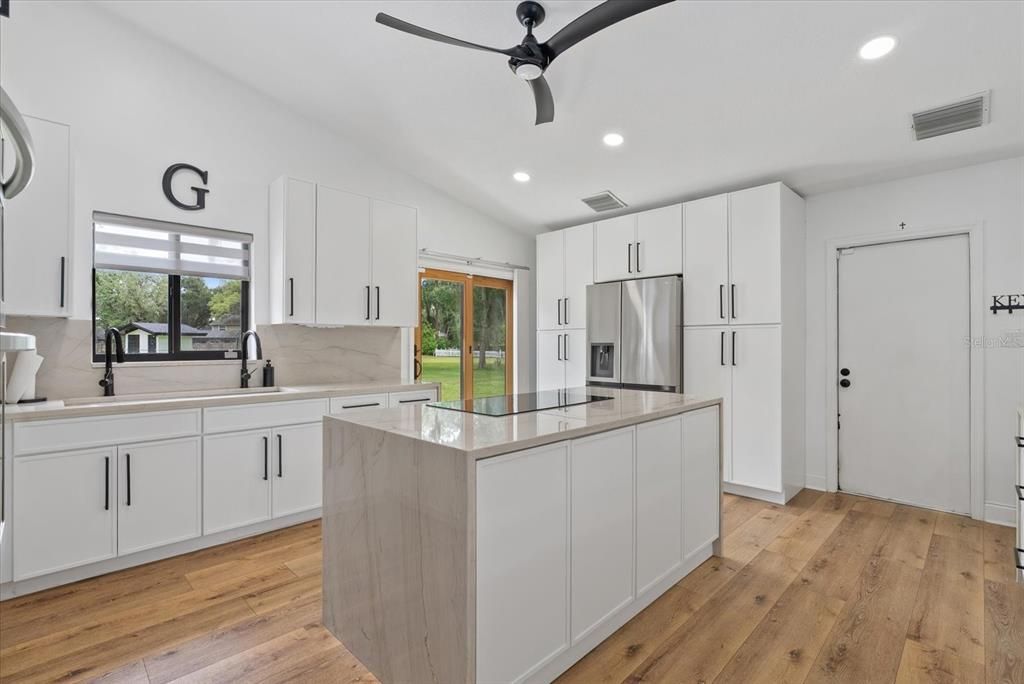 For Sale: $1,100,000 (3 beds, 2 baths, 2376 Square Feet)