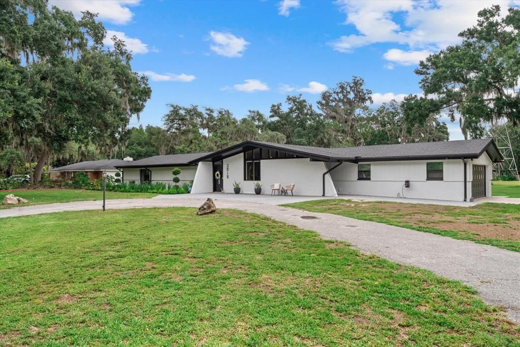 For Sale: $1,100,000 (3 beds, 2 baths, 2376 Square Feet)