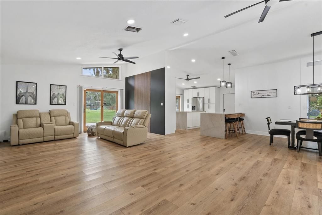 For Sale: $1,100,000 (3 beds, 2 baths, 2376 Square Feet)