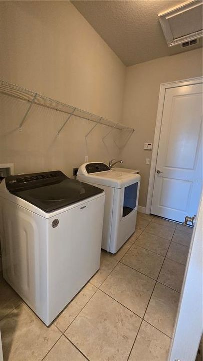 For Rent: $3,995 (4 beds, 2 baths, 2373 Square Feet)