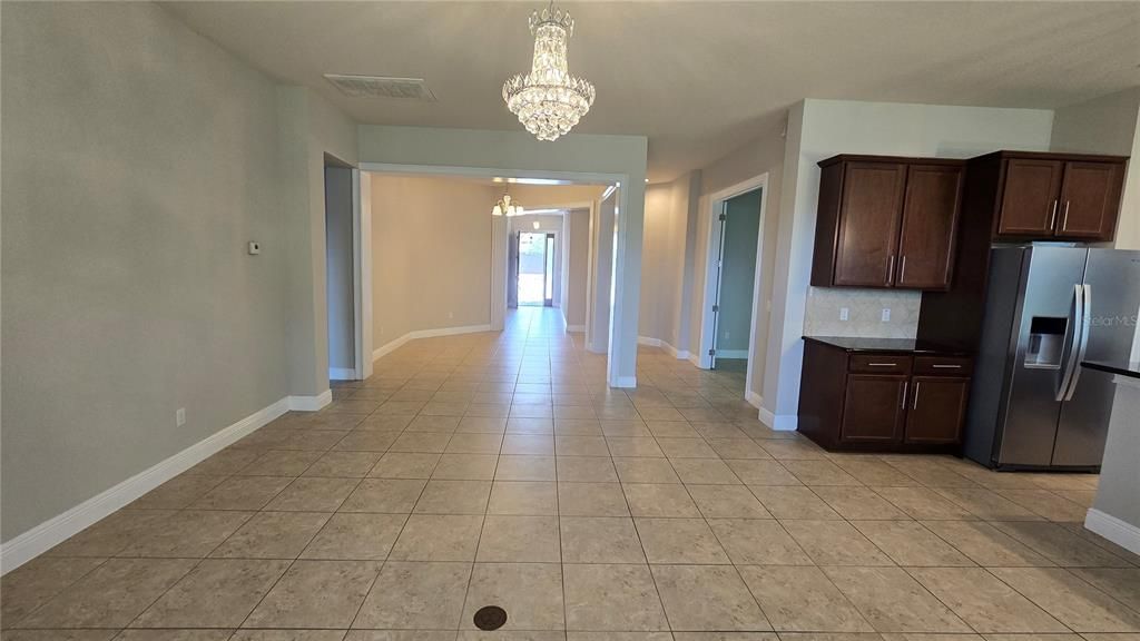 For Rent: $3,995 (4 beds, 2 baths, 2373 Square Feet)