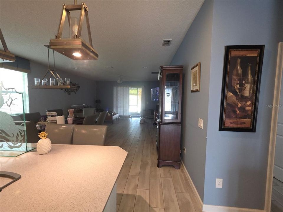 For Sale: $399,999 (3 beds, 2 baths, 1983 Square Feet)