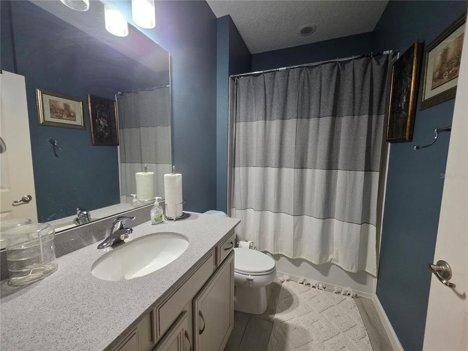 For Sale: $399,999 (3 beds, 2 baths, 1983 Square Feet)