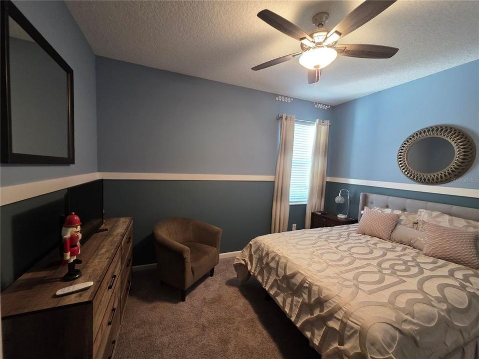For Sale: $399,999 (3 beds, 2 baths, 1983 Square Feet)