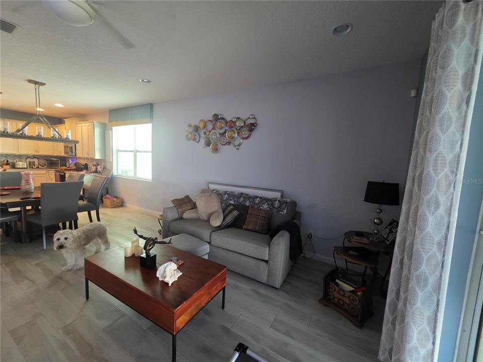 For Sale: $399,999 (3 beds, 2 baths, 1983 Square Feet)