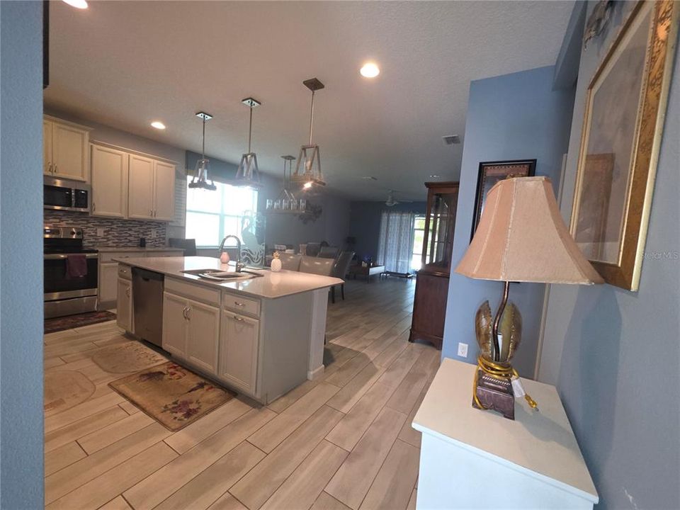 For Sale: $399,999 (3 beds, 2 baths, 1983 Square Feet)