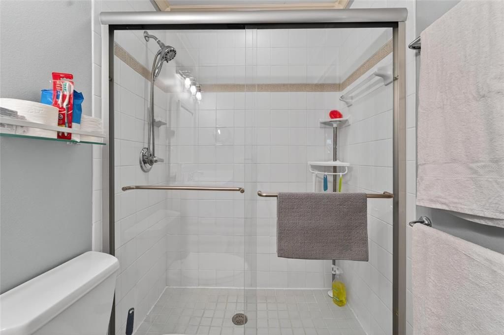 For Rent: $1,800 (1 beds, 1 baths, 1020 Square Feet)