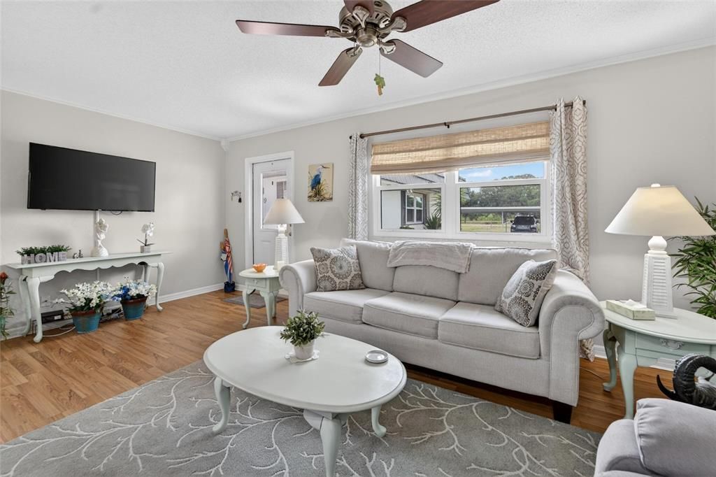 For Rent: $1,800 (1 beds, 1 baths, 1020 Square Feet)
