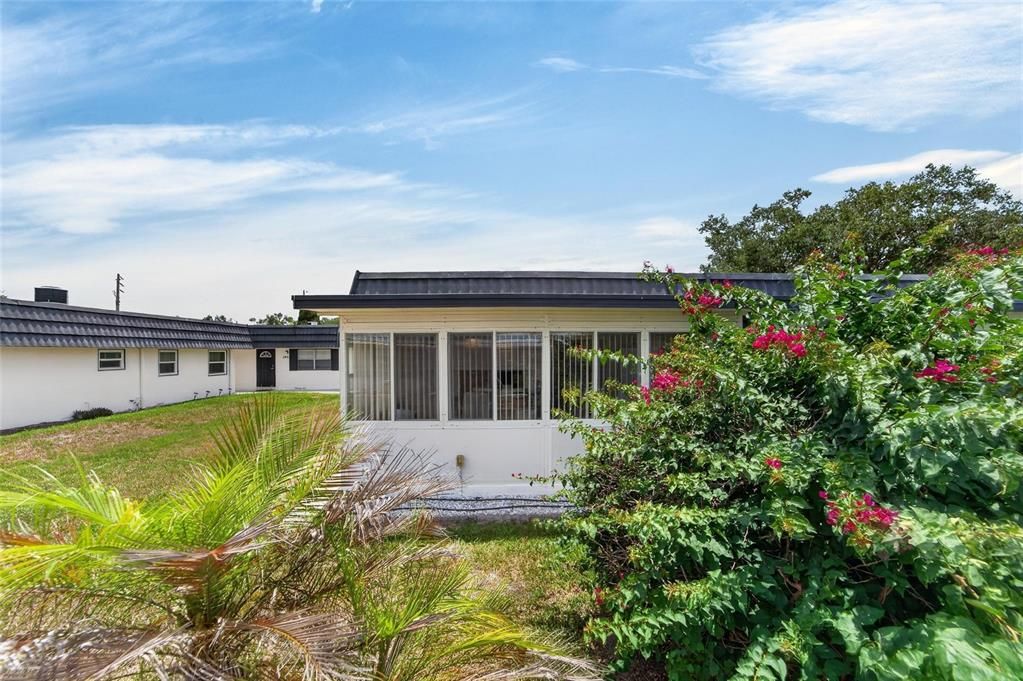 For Rent: $1,800 (1 beds, 1 baths, 1020 Square Feet)