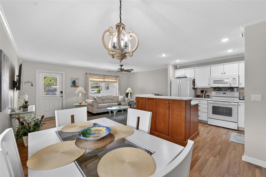 For Rent: $1,800 (1 beds, 1 baths, 1020 Square Feet)