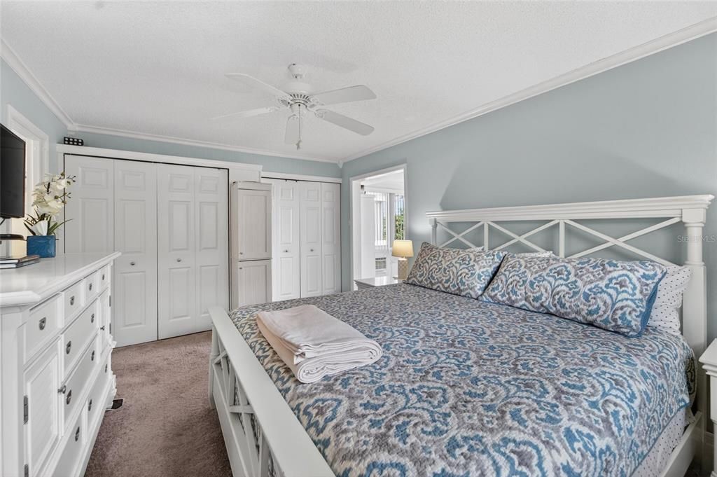 For Rent: $1,800 (1 beds, 1 baths, 1020 Square Feet)