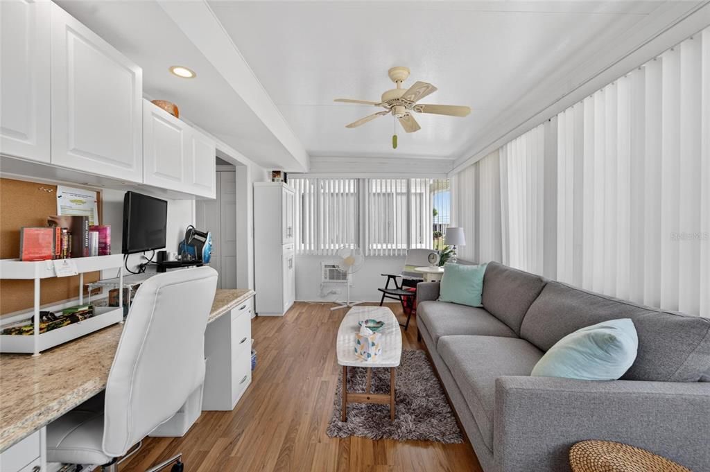 For Rent: $1,800 (1 beds, 1 baths, 1020 Square Feet)