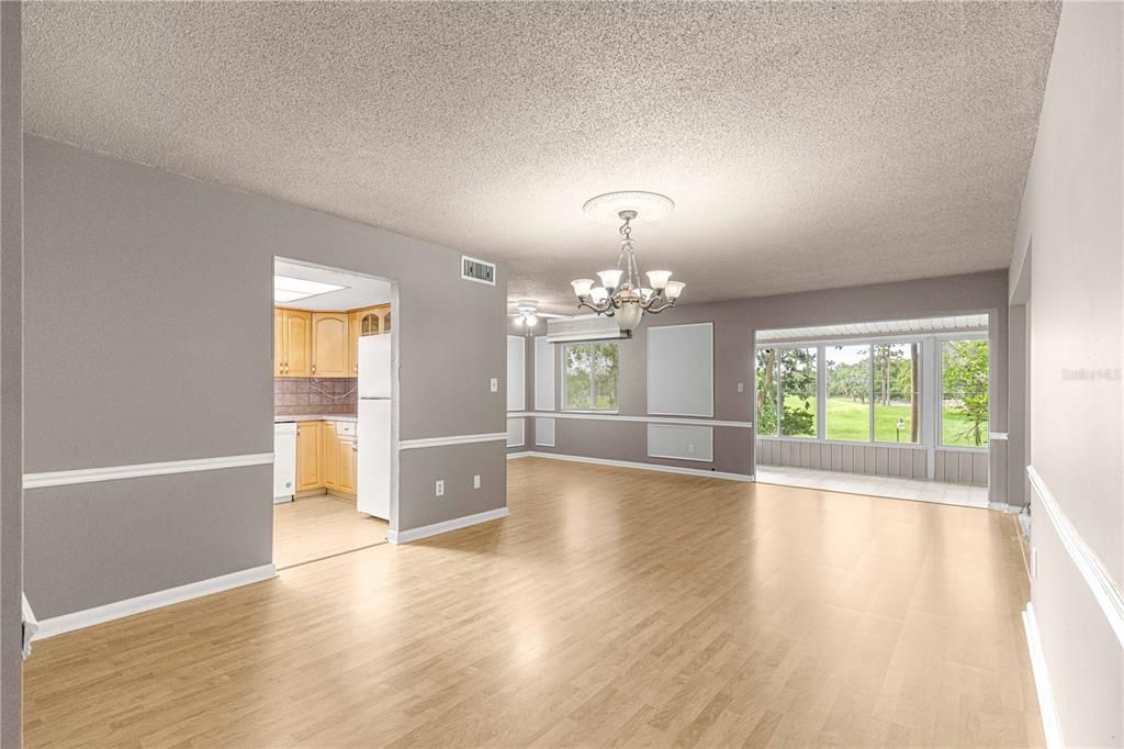 На продажу: $125,900 (3 спален, 2 ванн, 1304 Квадратных фут)