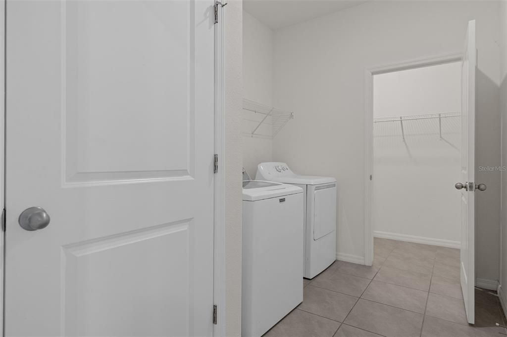 For Sale: $400,000 (4 beds, 3 baths, 2557 Square Feet)