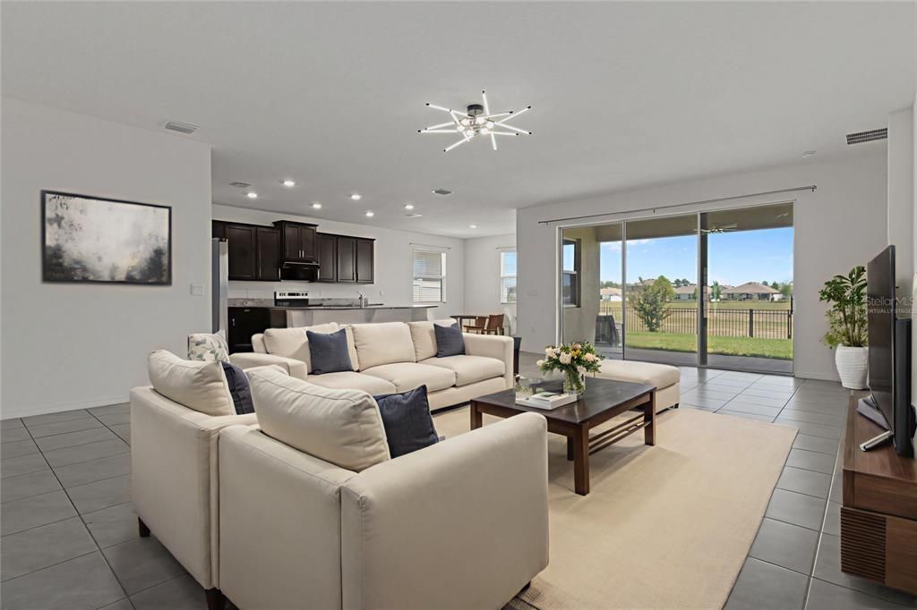 For Sale: $400,000 (4 beds, 3 baths, 2557 Square Feet)