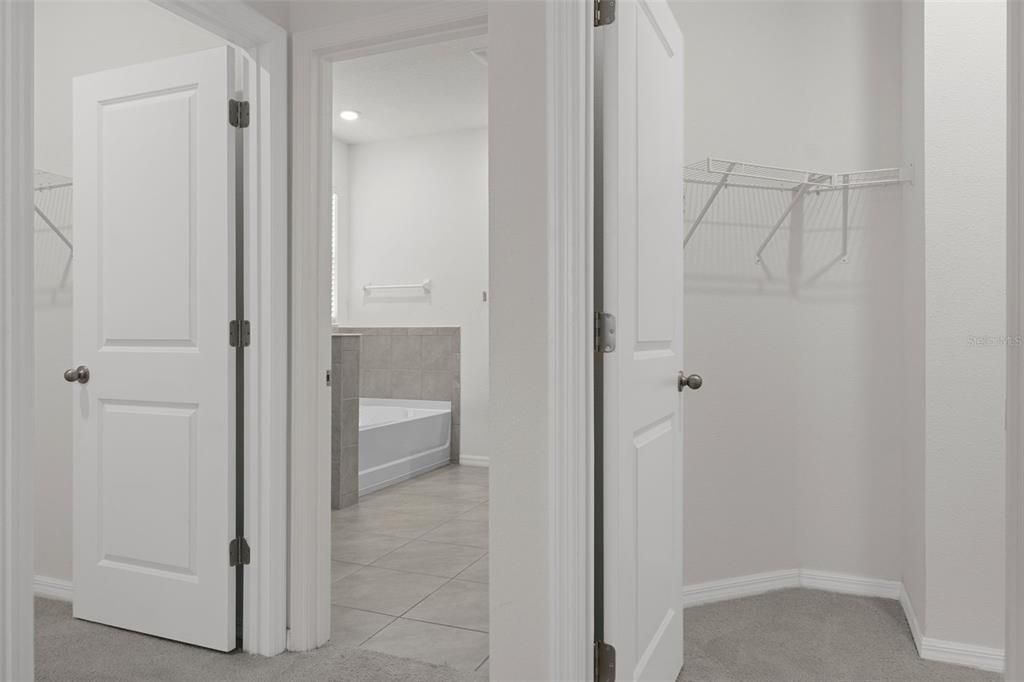 For Sale: $400,000 (4 beds, 3 baths, 2557 Square Feet)