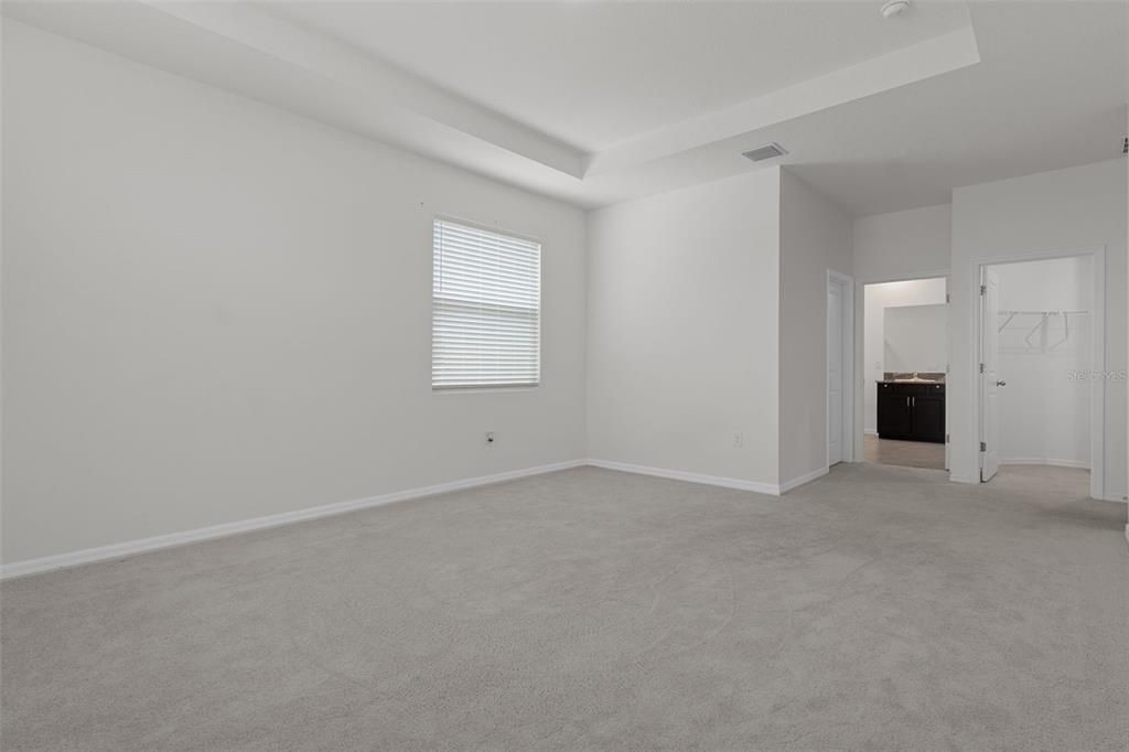 For Sale: $400,000 (4 beds, 3 baths, 2557 Square Feet)