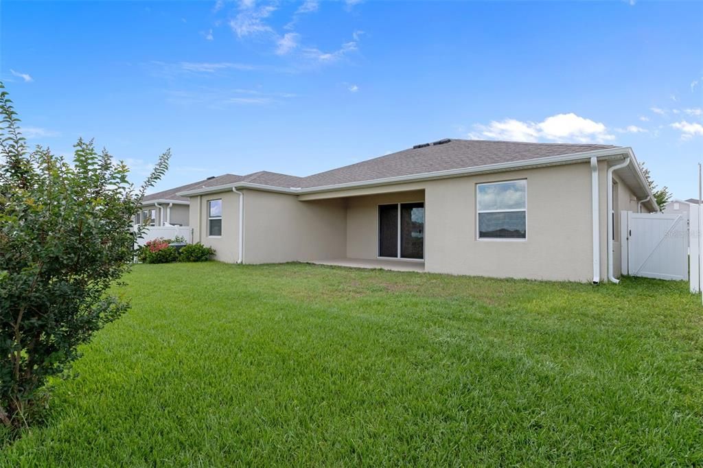 For Sale: $400,000 (4 beds, 3 baths, 2557 Square Feet)