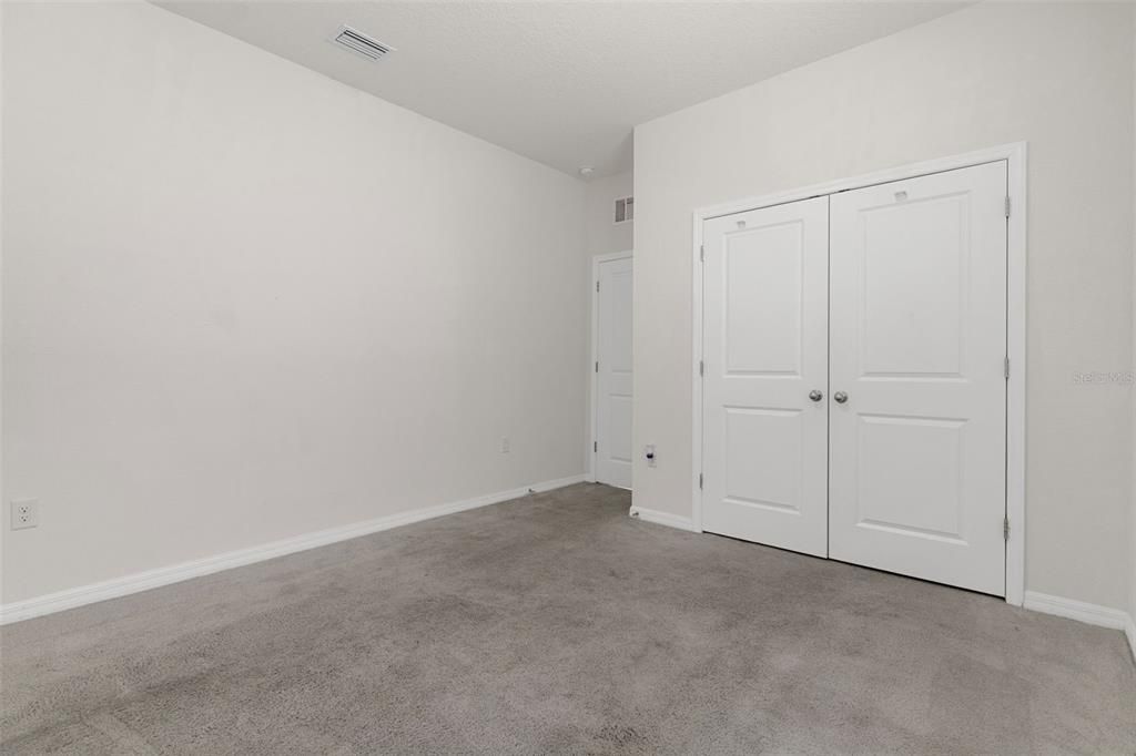 For Sale: $400,000 (4 beds, 3 baths, 2557 Square Feet)