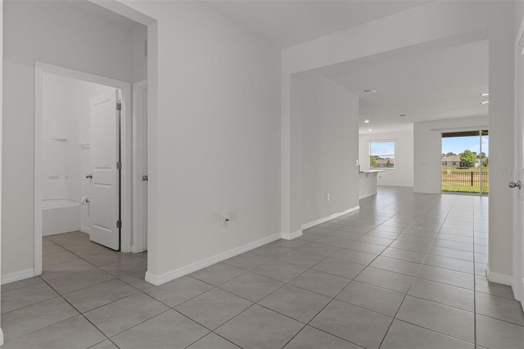 For Sale: $400,000 (4 beds, 3 baths, 2557 Square Feet)