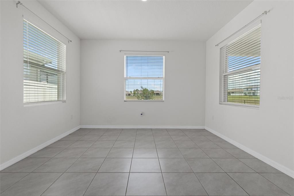 For Sale: $400,000 (4 beds, 3 baths, 2557 Square Feet)