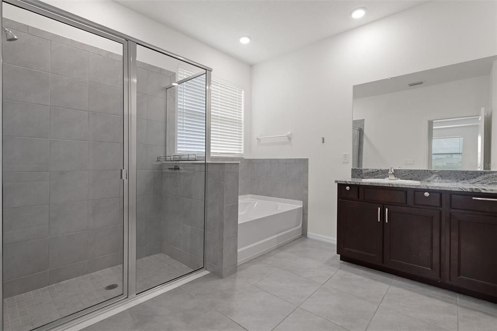 For Sale: $400,000 (4 beds, 3 baths, 2557 Square Feet)