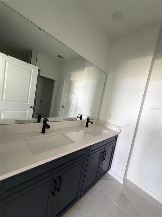 For Rent: $2,800 (3 beds, 2 baths, 1704 Square Feet)