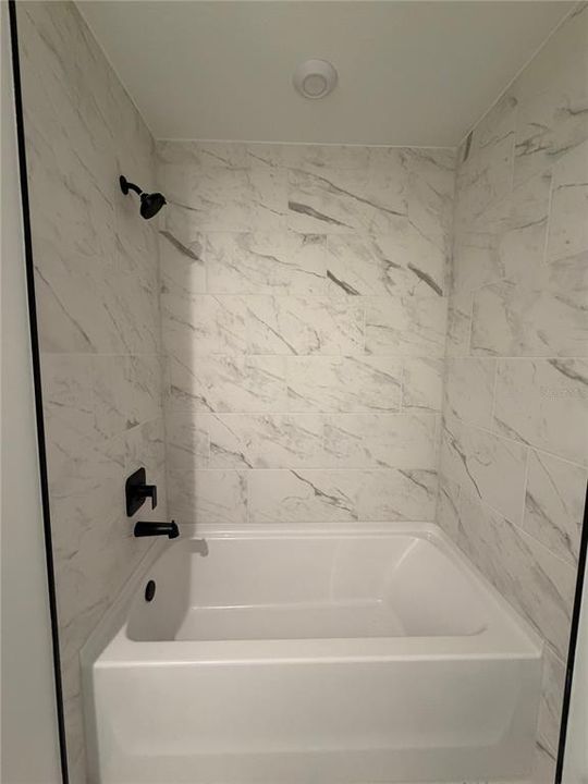 For Rent: $2,800 (3 beds, 2 baths, 1704 Square Feet)