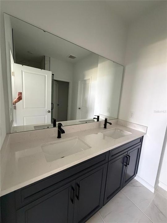 For Rent: $2,800 (3 beds, 2 baths, 1704 Square Feet)