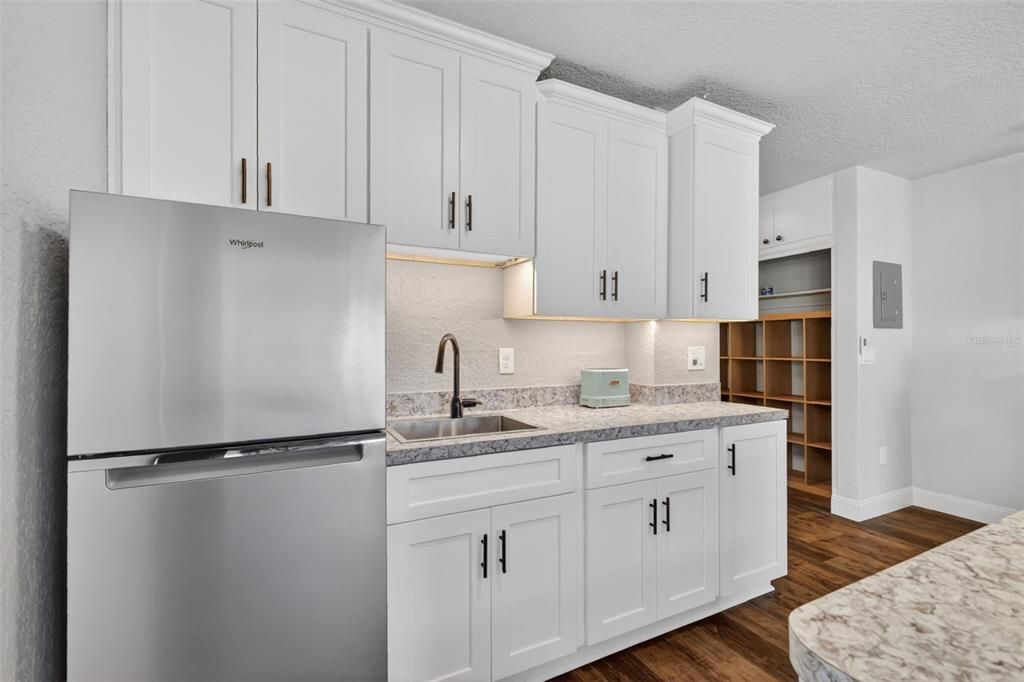 For Sale: $675,000 (2 beds, 0 baths, 2107 Square Feet)