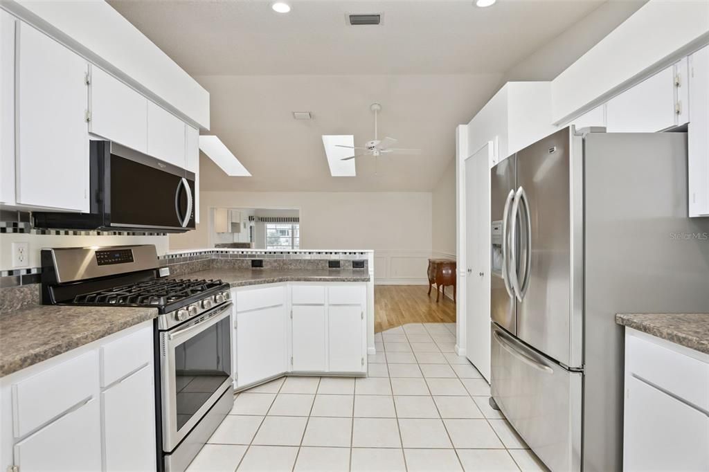 For Sale: $322,500 (3 beds, 2 baths, 2153 Square Feet)