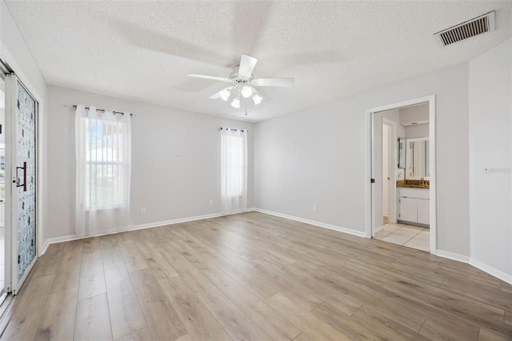 For Sale: $322,500 (3 beds, 2 baths, 2153 Square Feet)