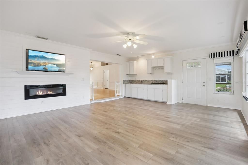 For Sale: $322,500 (3 beds, 2 baths, 2153 Square Feet)