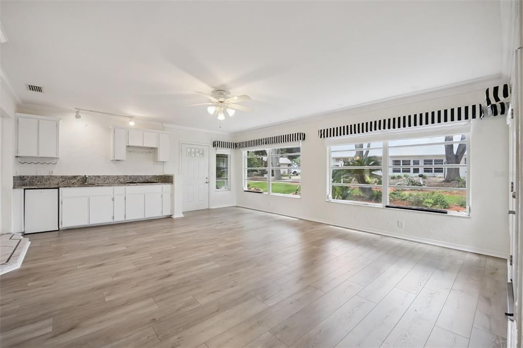 For Sale: $322,500 (3 beds, 2 baths, 2153 Square Feet)
