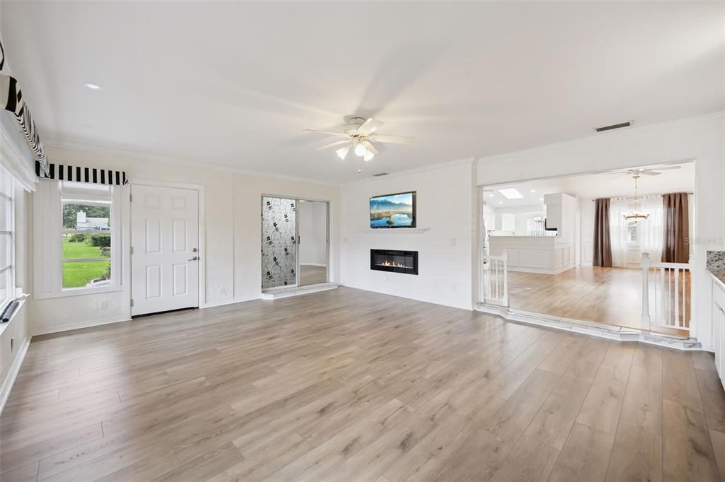 For Sale: $322,500 (3 beds, 2 baths, 2153 Square Feet)