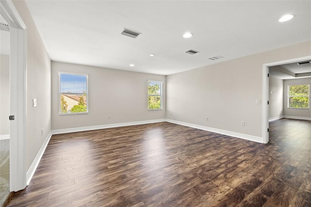 For Sale: $650,000 (4 beds, 2 baths, 3437 Square Feet)