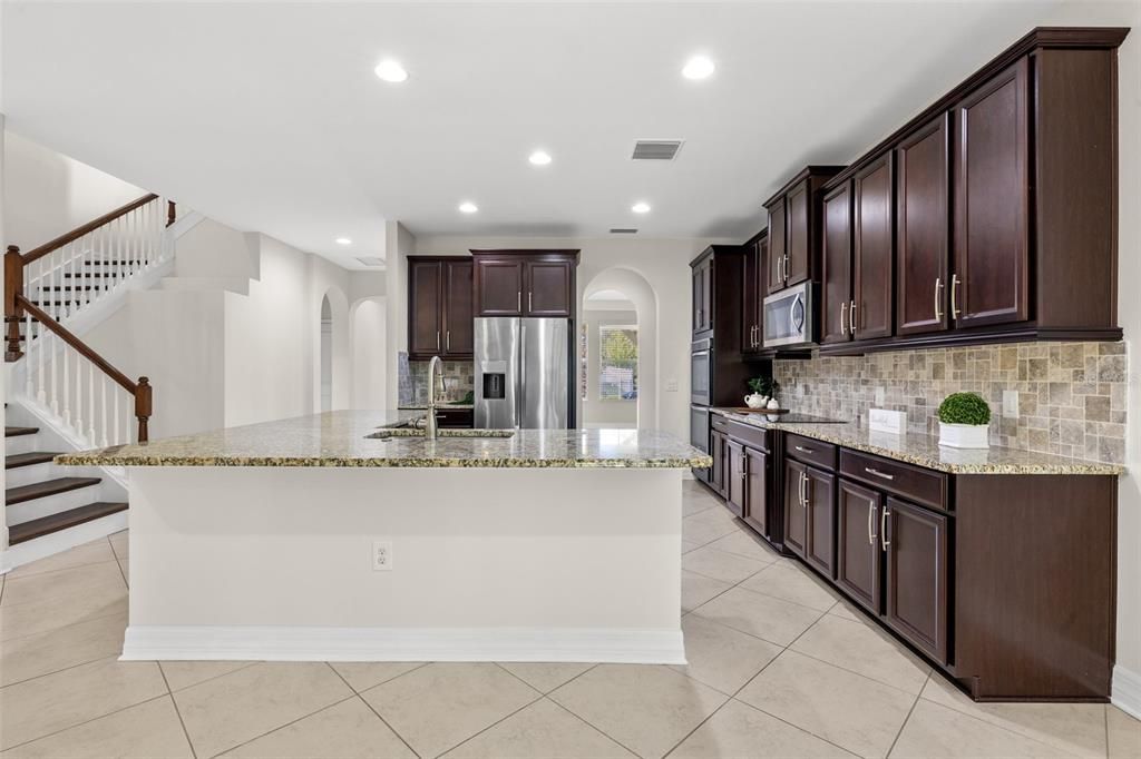 For Sale: $650,000 (4 beds, 2 baths, 3437 Square Feet)