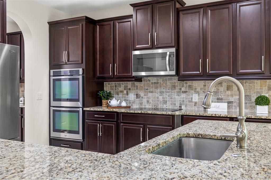 For Sale: $650,000 (4 beds, 2 baths, 3437 Square Feet)
