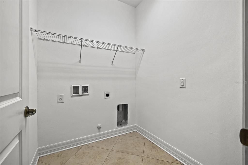 For Sale: $650,000 (4 beds, 2 baths, 3437 Square Feet)