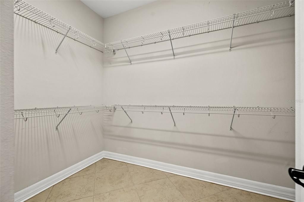 For Sale: $650,000 (4 beds, 2 baths, 3437 Square Feet)