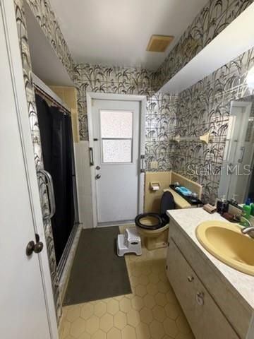 For Sale: $265,000 (4 beds, 3 baths, 2065 Square Feet)