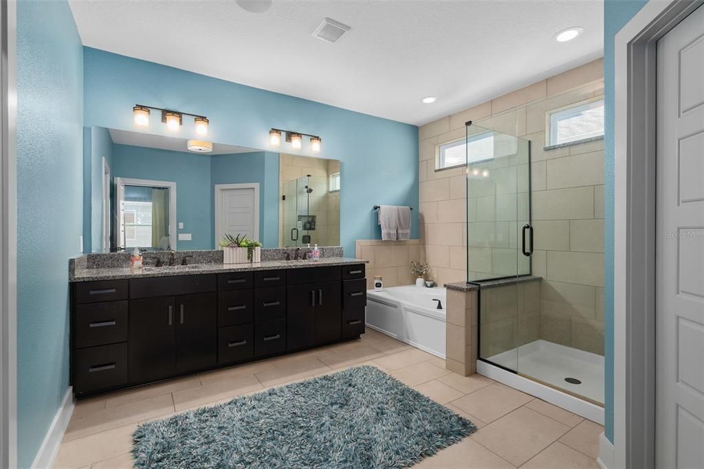 For Sale: $695,000 (4 beds, 3 baths, 2818 Square Feet)