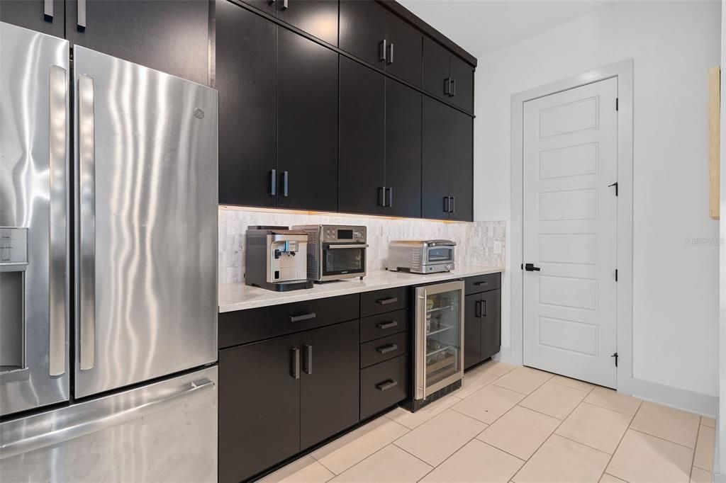 For Sale: $695,000 (4 beds, 3 baths, 2818 Square Feet)