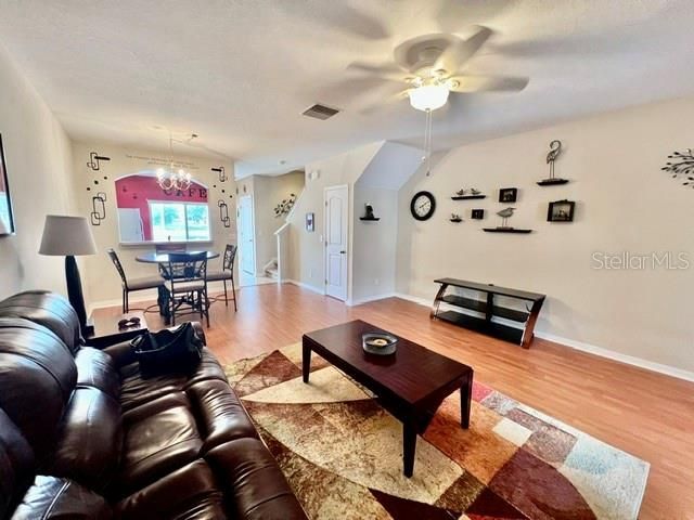 For Rent: $1,850 (2 beds, 2 baths, 1335 Square Feet)