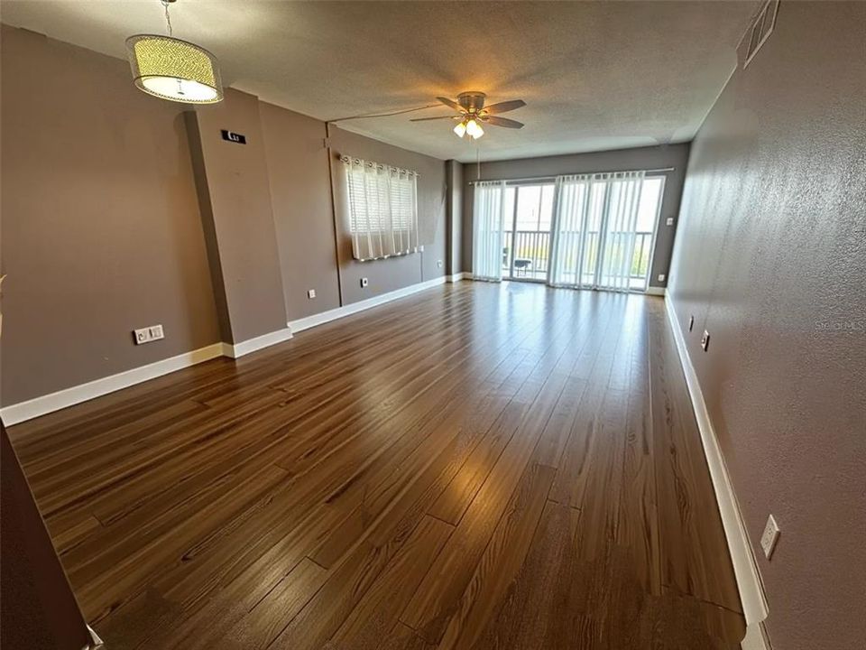 For Sale: $159,000 (2 beds, 2 baths, 1116 Square Feet)