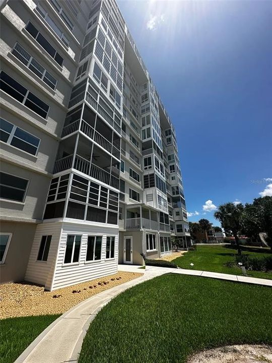 For Sale: $159,000 (2 beds, 2 baths, 1116 Square Feet)