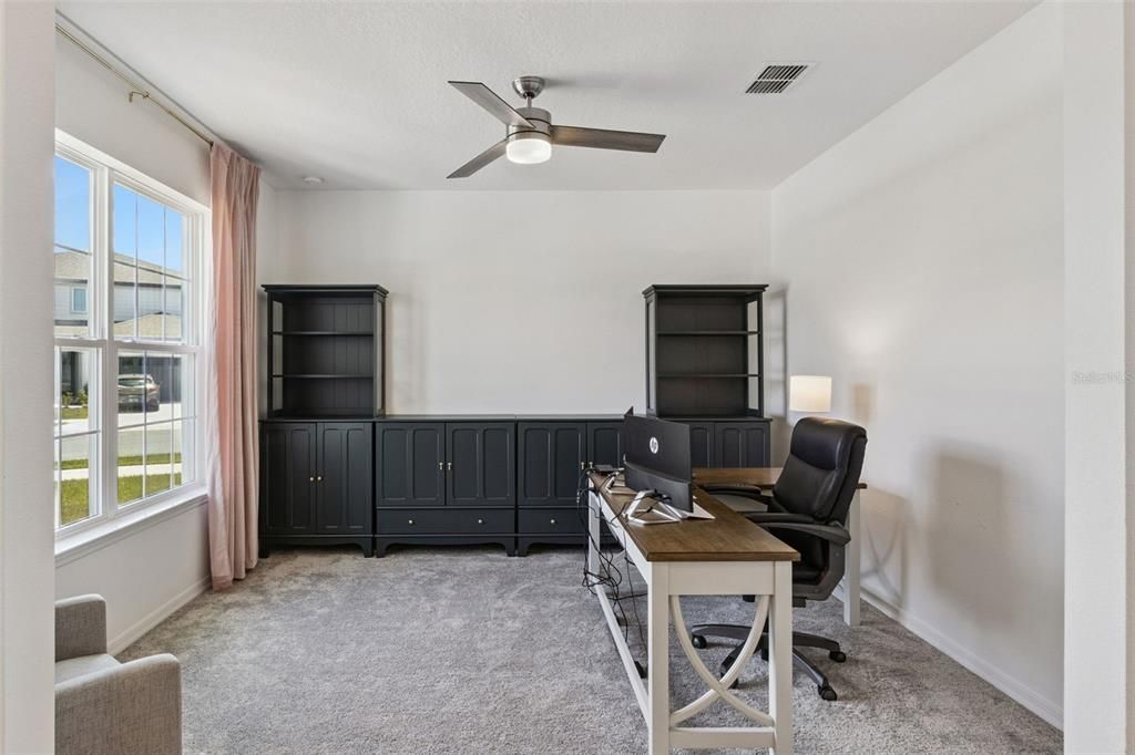 For Sale: $469,900 (4 beds, 3 baths, 2894 Square Feet)