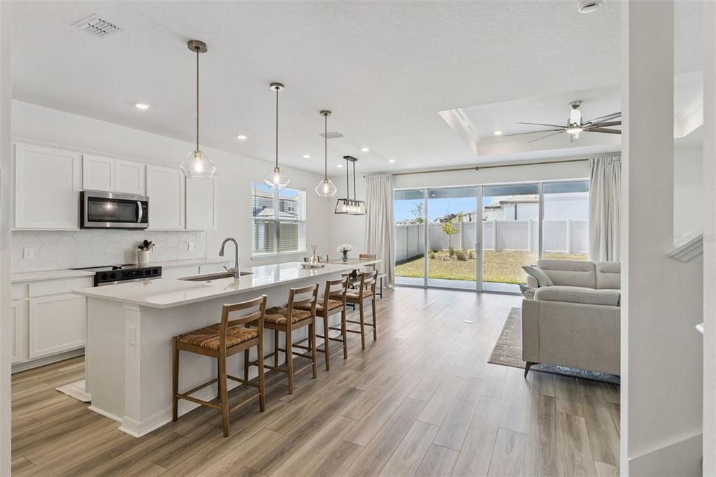 For Sale: $469,900 (4 beds, 3 baths, 2894 Square Feet)