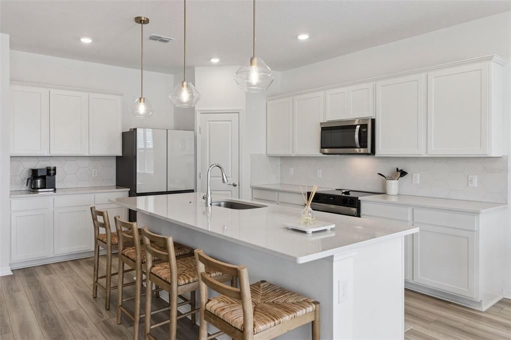 For Sale: $469,900 (4 beds, 3 baths, 2894 Square Feet)