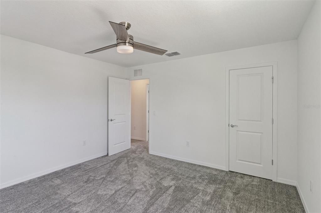 For Sale: $469,900 (4 beds, 3 baths, 2894 Square Feet)